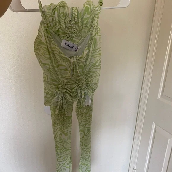 TWIIN Festival Mesh Flare Pant Coachella Outfit - Picture 2 of 4